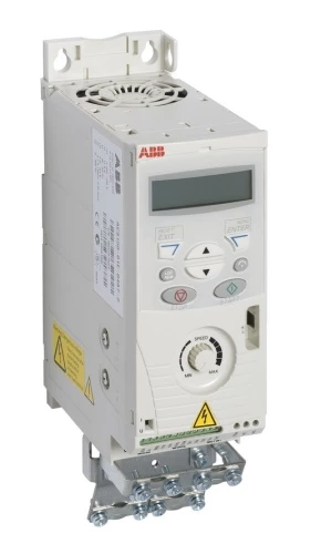 Преобразователь частоты 1.1 кВт, 380В, 3 фазы, IP20 (с панелью управления) ABB ACS150-03E-03A3-4 (3ABD68865859)